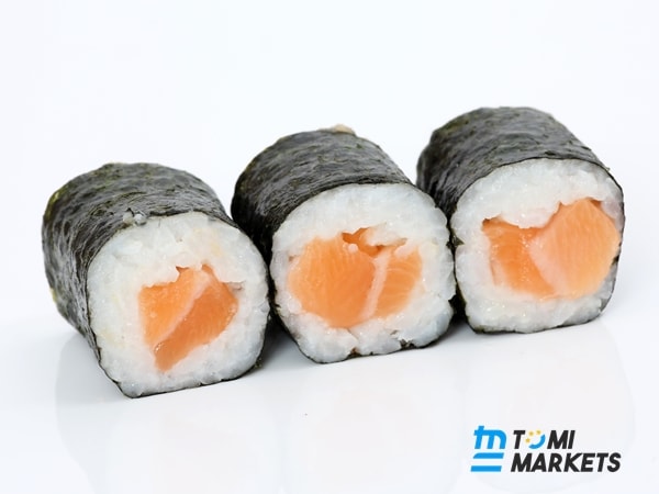 Cuộn cơm sushi maki cá hồi