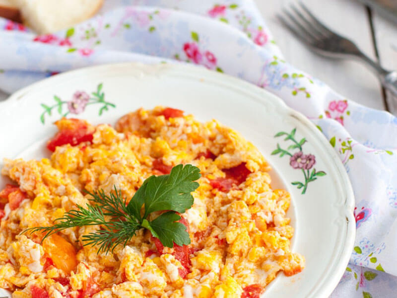 Món ăn đơn giản từ trứng trứng sốt cà chua
