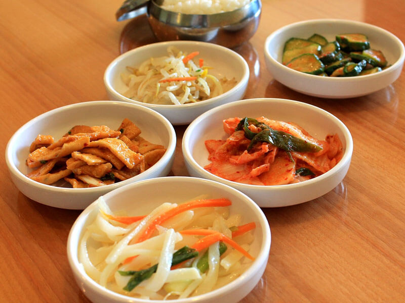Những lưu ý về món ăn kèm tại nhà hàn Hàn