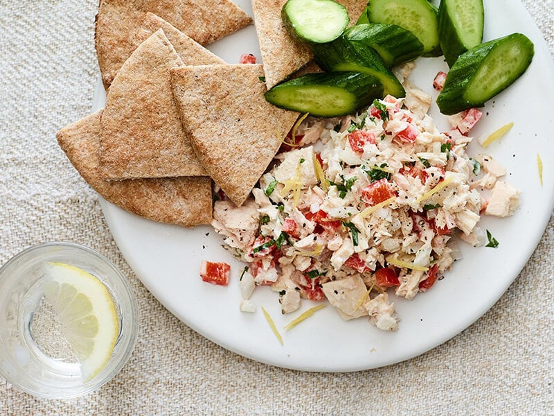 Salad cá ngừ một trong những món ăn có vitamin D