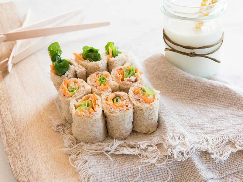 Bữa sáng cho bé bánh mì cuộn sushi