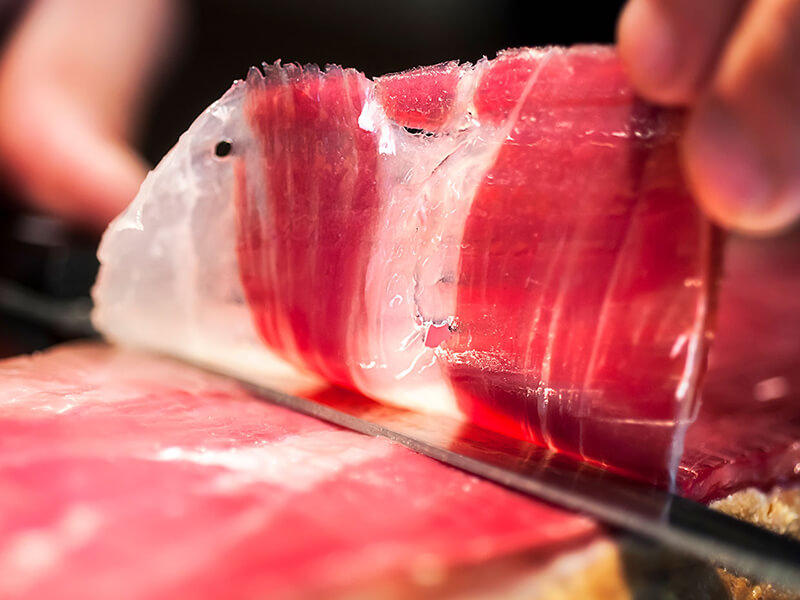 Kĩ thuật cắt lát thịt heo muối Jamon Iberico