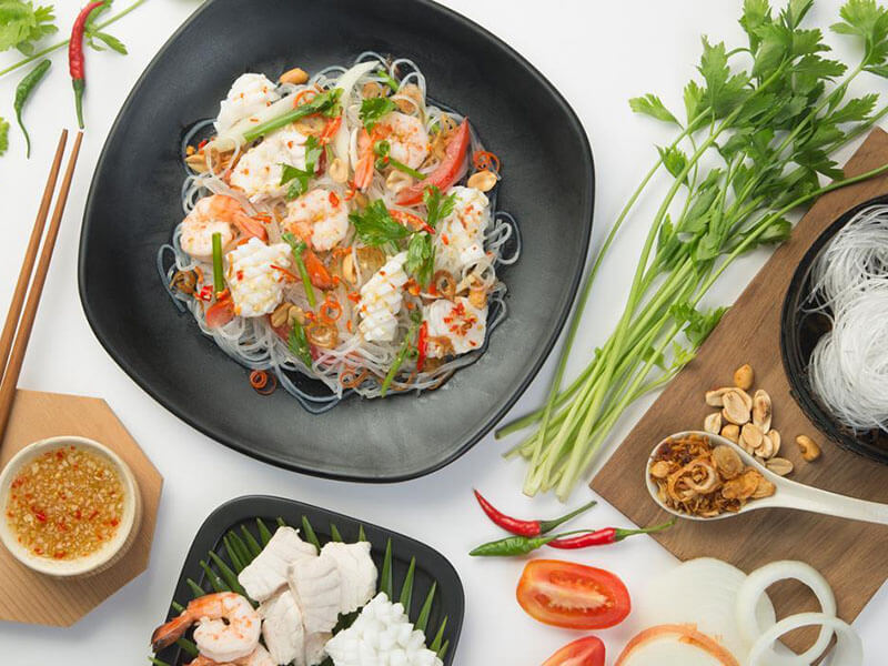 Món ngon Việt Nam gỏi miến trộn tôm