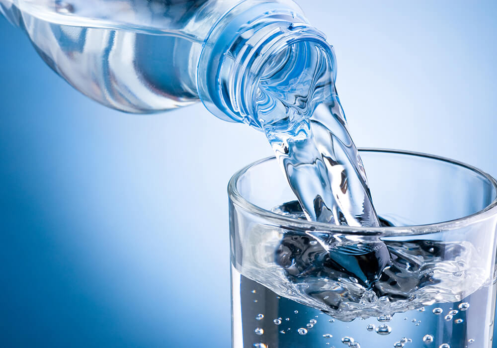 Uống nước đầy đủ để giảm cân
