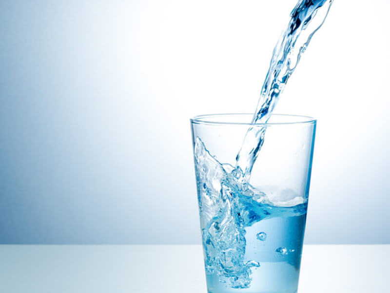 Uống nước giảm cân tạo cảm giác no