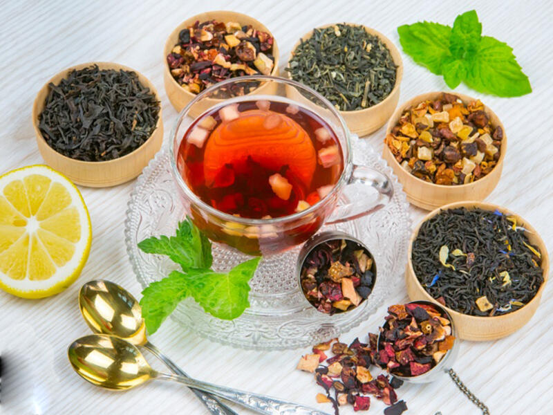 Sử dụng trà thảo dược không chỉ giúp an thần mà còn tránh ăn vặt ban đêm hiệu quả