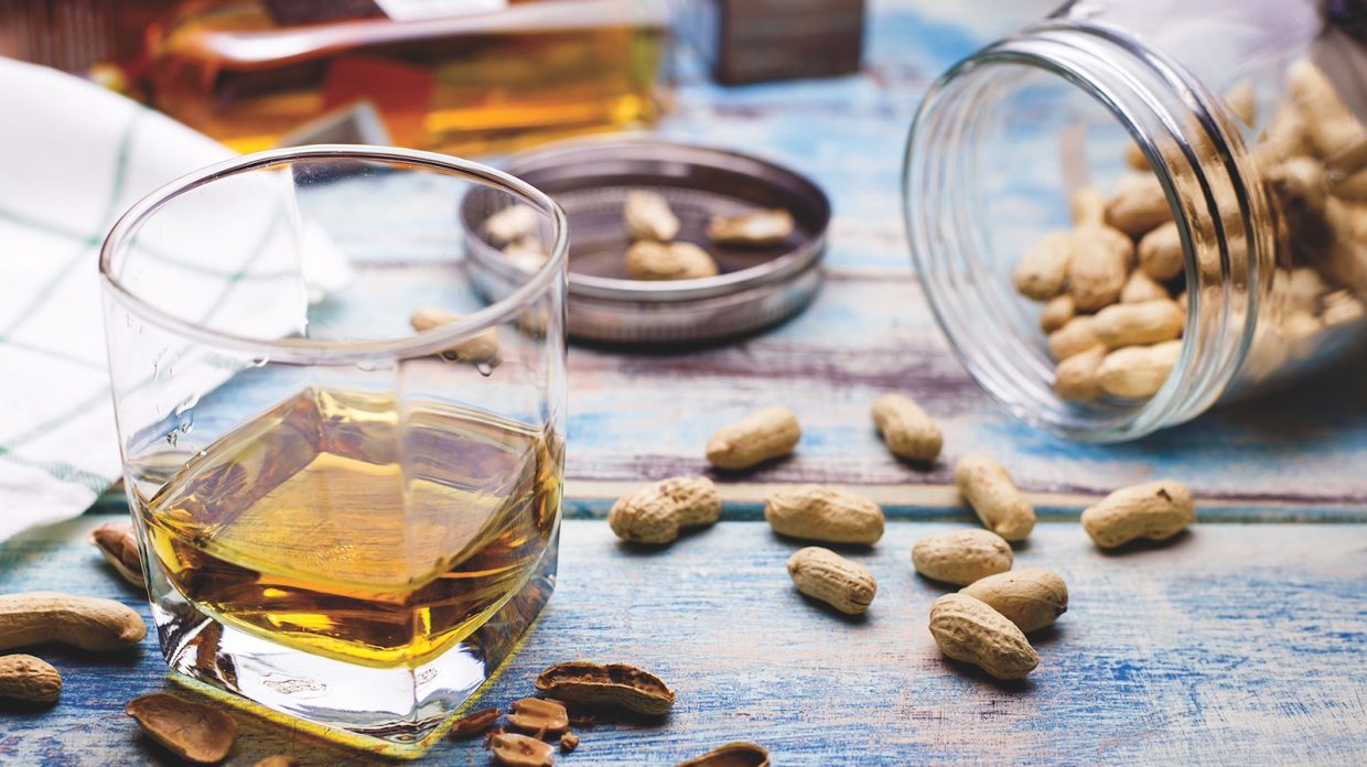 Hãy ghi nhớ hương vị của các loại hạt và rượu Whisky sẽ bổ sung cho nhau