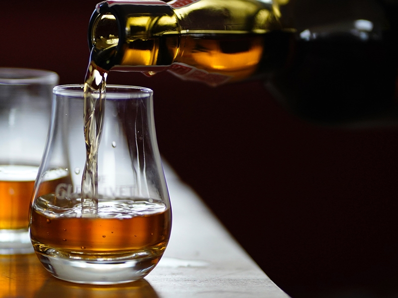 Kết hợp thực phẩm với rượu Whisky: Làm thế nào để "nâng tầm" món ăn?