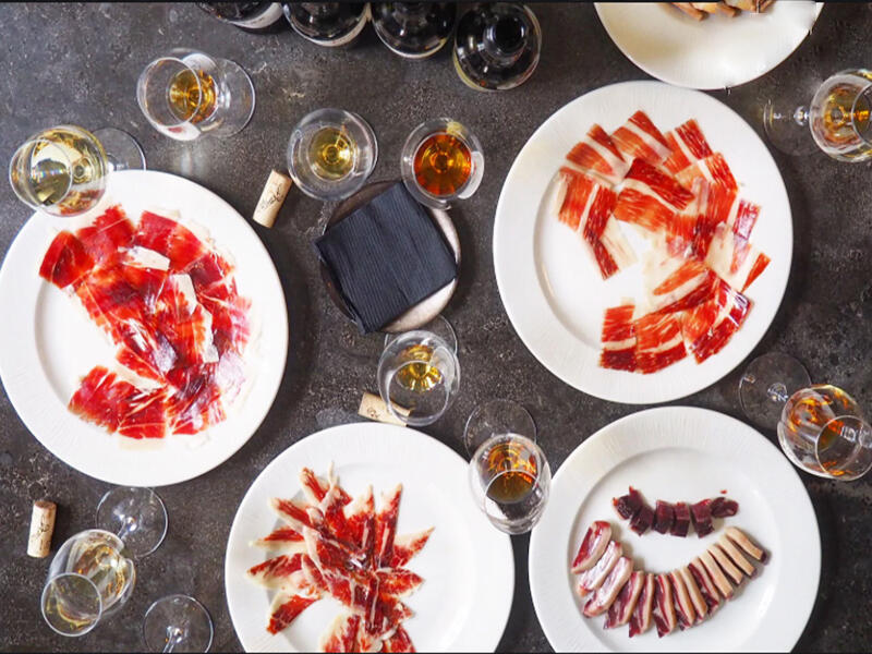 Thịt heo muối Tây Ban Nha cho bàn tiệc giáng sinh thêm sang trọng
