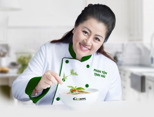Nữ đầu bếp Phan Tôn Tịnh Hải