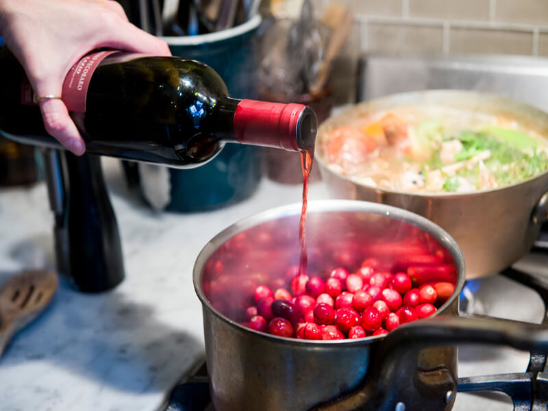Sử dụng rượu vang đỏ trong nấu ăn