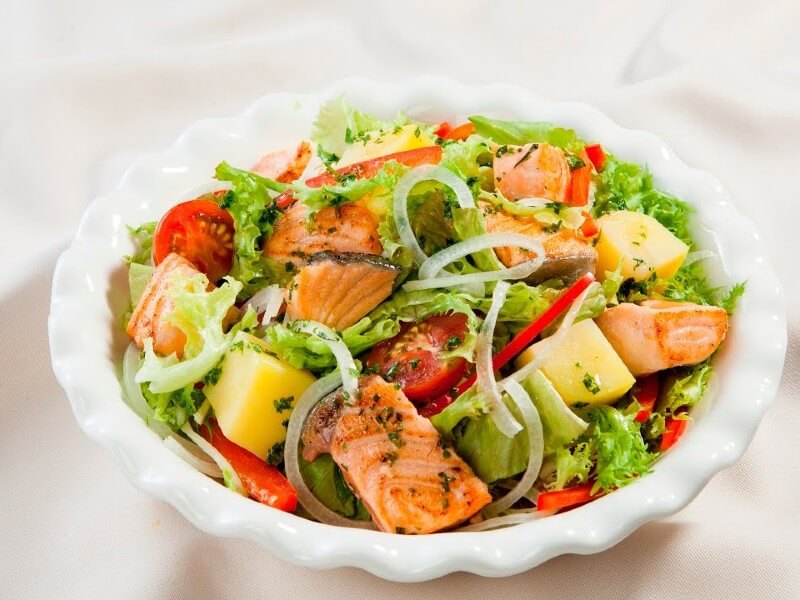 salad cá hồi bổ dưỡng